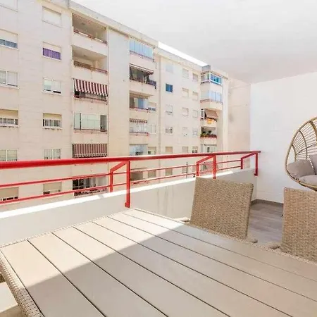 Miramar Junto Al Recinto Ferial De *