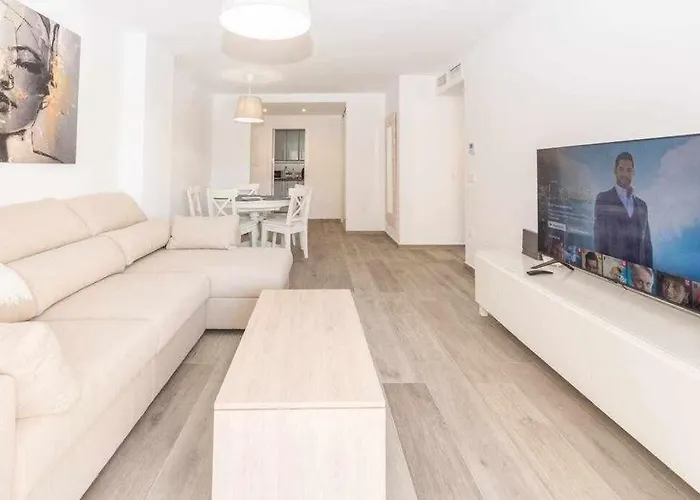 Miramar Junto Al Recinto Ferial De Fuengirola