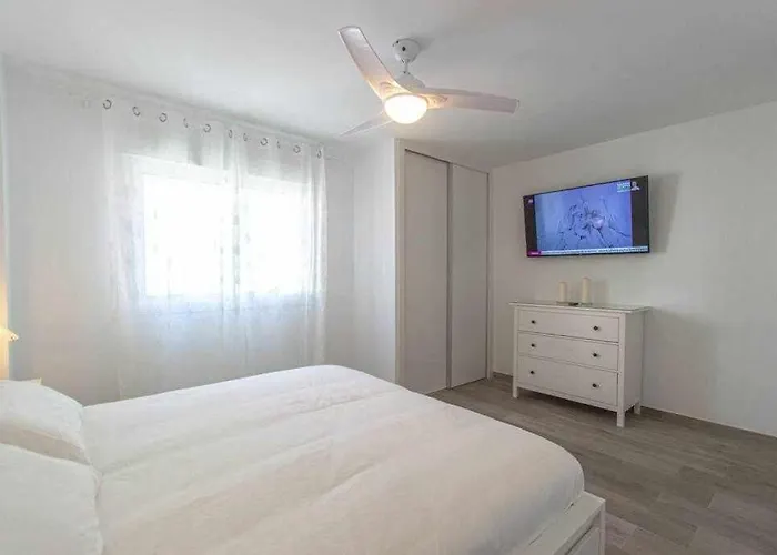 Miramar Junto Al Recinto Ferial De *