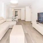 Miramar Junto Al Recinto Ferial De פואנגירולה