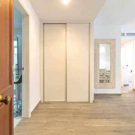 Miramar Junto Al Recinto Ferial De Apartamento