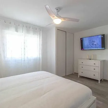 Miramar Junto Al Recinto Ferial De *